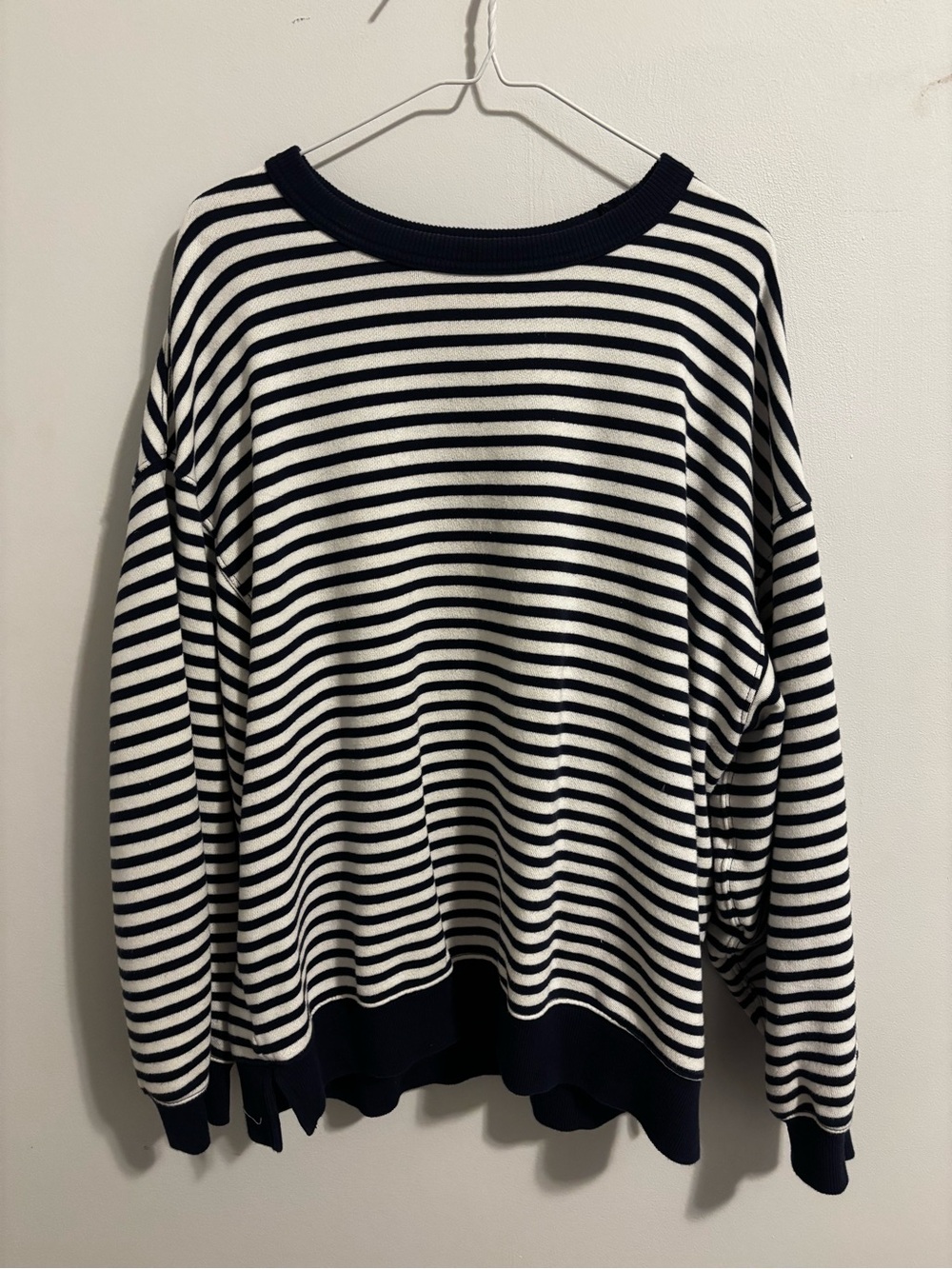 Aerie Striped Crewneck Sweatshirt in Navy Blue & White, Size Medium